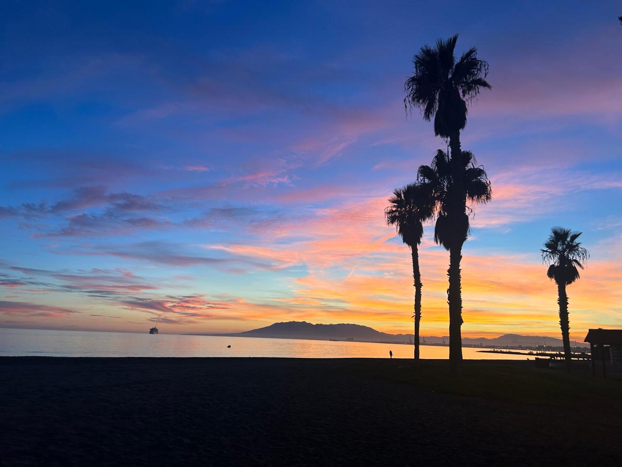 Marvellous Malaga Mediterranean And Mountain Views Екстериор снимка